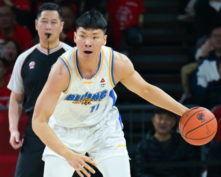 500万网彩票网-顶薪中锋出场时间最少，正负值却最低！球迷：拿600万表演大喘气