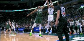 500万网彩票-硬抗字母哥垫脚大招！塔图姆杀不死 赛后怒喷裁判