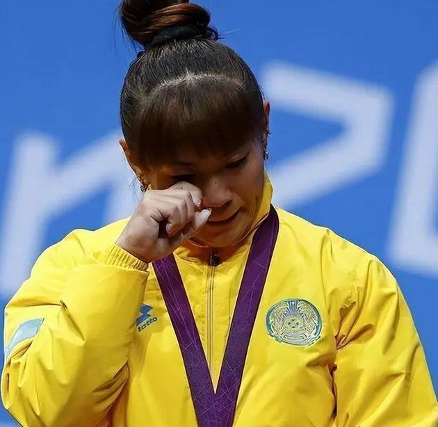 500万网彩票电脑版-体坛第一叛徒！她改洋名换国籍夺冠后称不是中国人，结局如何？|姚丽|哈萨克斯坦|马内扎|举重|教练_新浪体育_新浪新闻